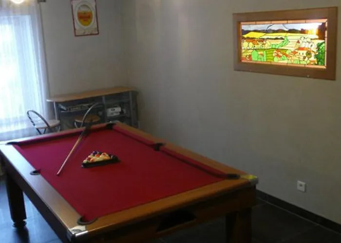 Moderne Avec Billard Et Poele A Bois, Proche De Mirecourt Et Vittel, Animaux Bienvenus - Fr-1-589-180 Ferienhaus *